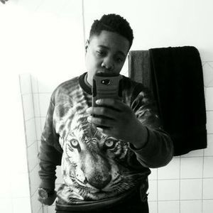 Meet your Posher, Tee